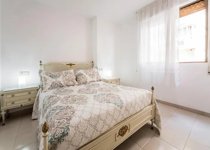 Stunning Apartment In Oropesa Del Mar