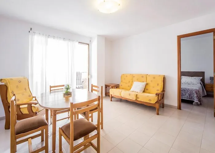 Stunning Apartment In Oropesa Del Mar